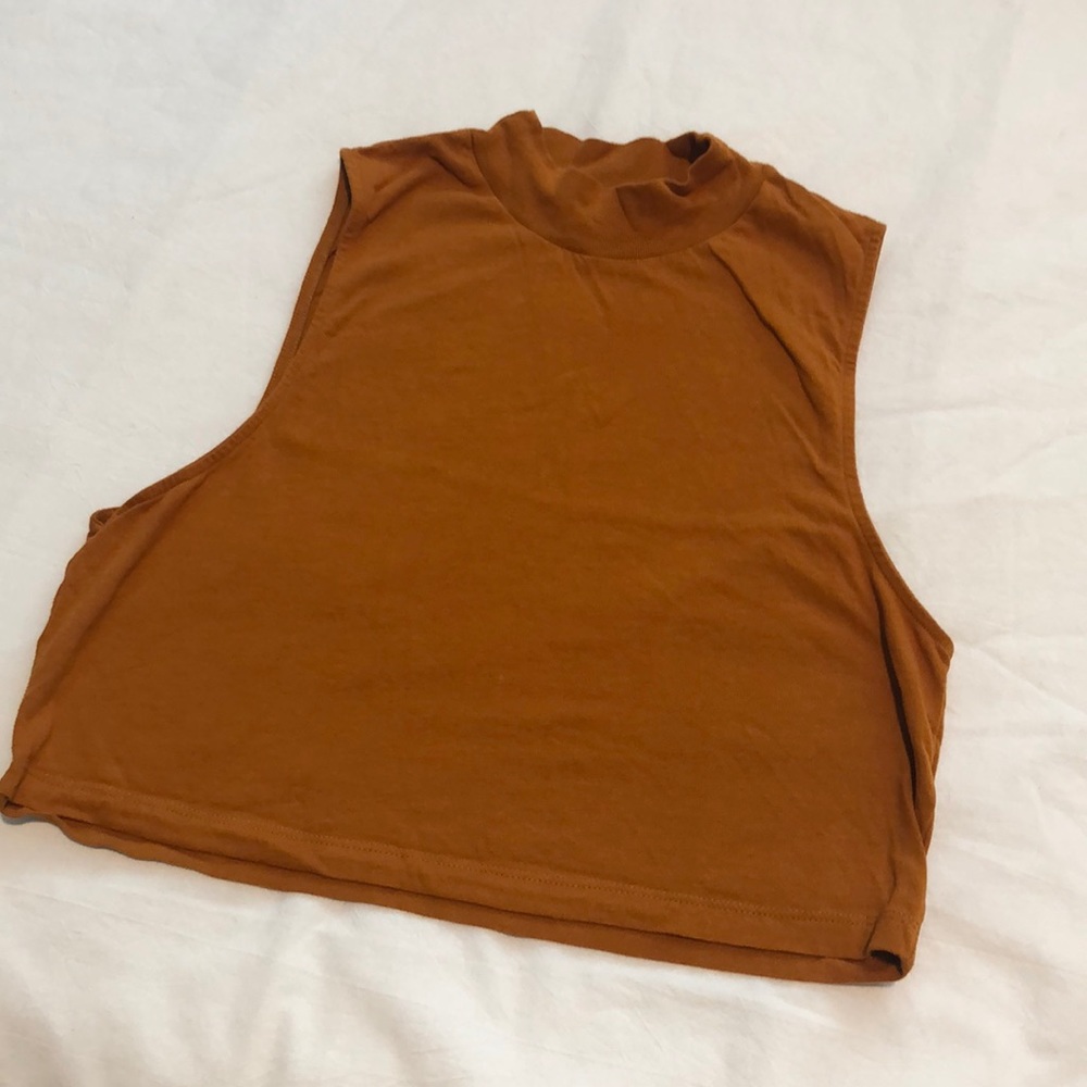 Alo yoga cropped high neck tee